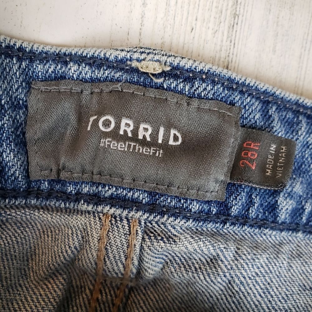 Torrid Stovepipe Distressed Jeans Sz 28 - Picture 4 of 6